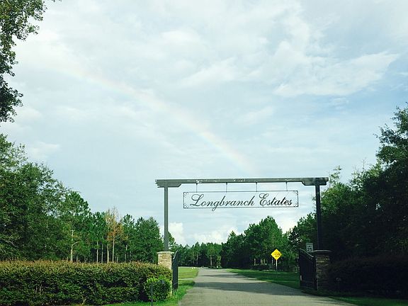 Neighborhood entrance 