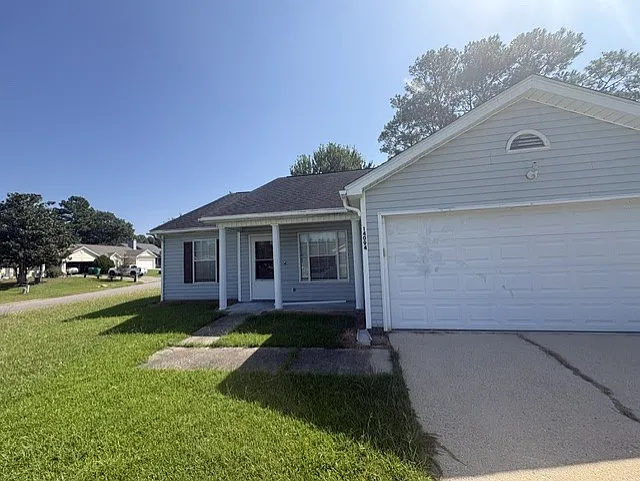 3 bed, 1200 sqft, $1,550 — Photo 1
