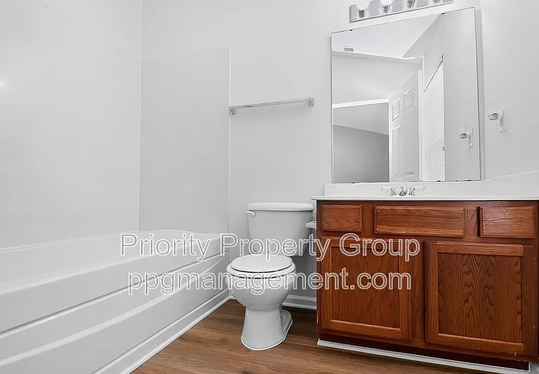 3204 Barons Court Rd — Photo 24