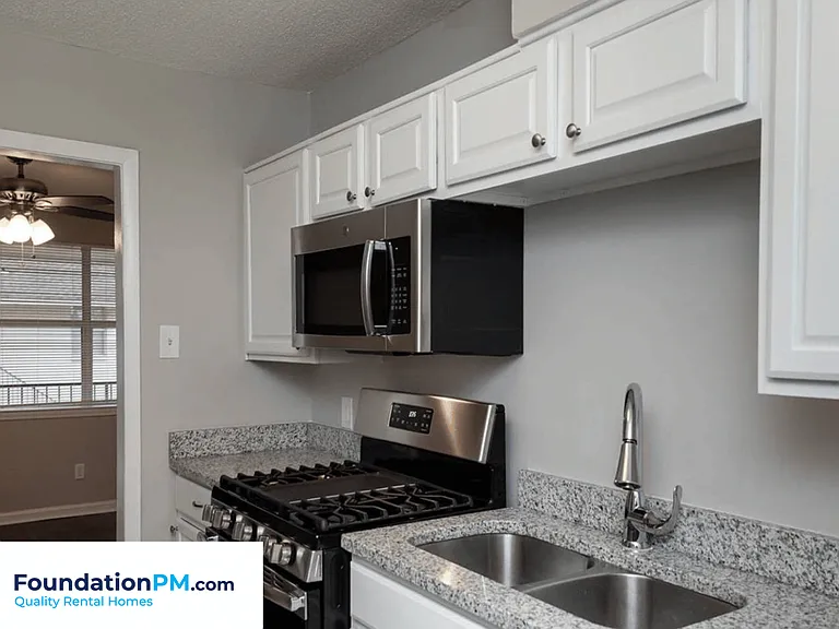 267 Greenlaw Ave #12 — Photo 4