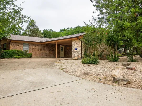 1714 Silver Saddle Dr, Kerrville, TX 78028