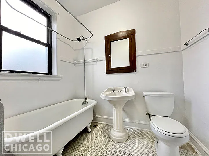 2439 N Sawyer Ave #1 — Photo 4