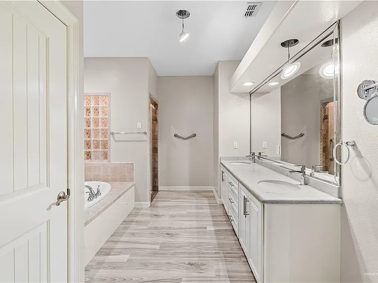 3514 Los Lagos Dr — Photo 14