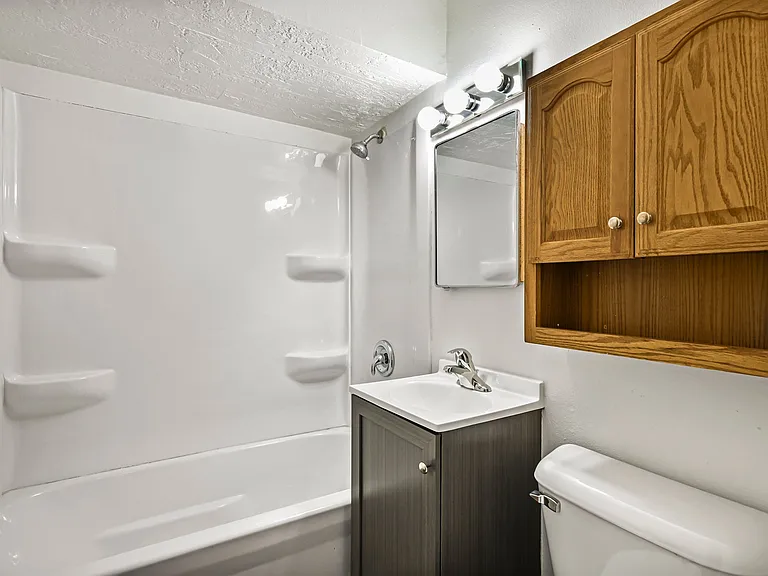1432 Henry St #8 — Photo 7