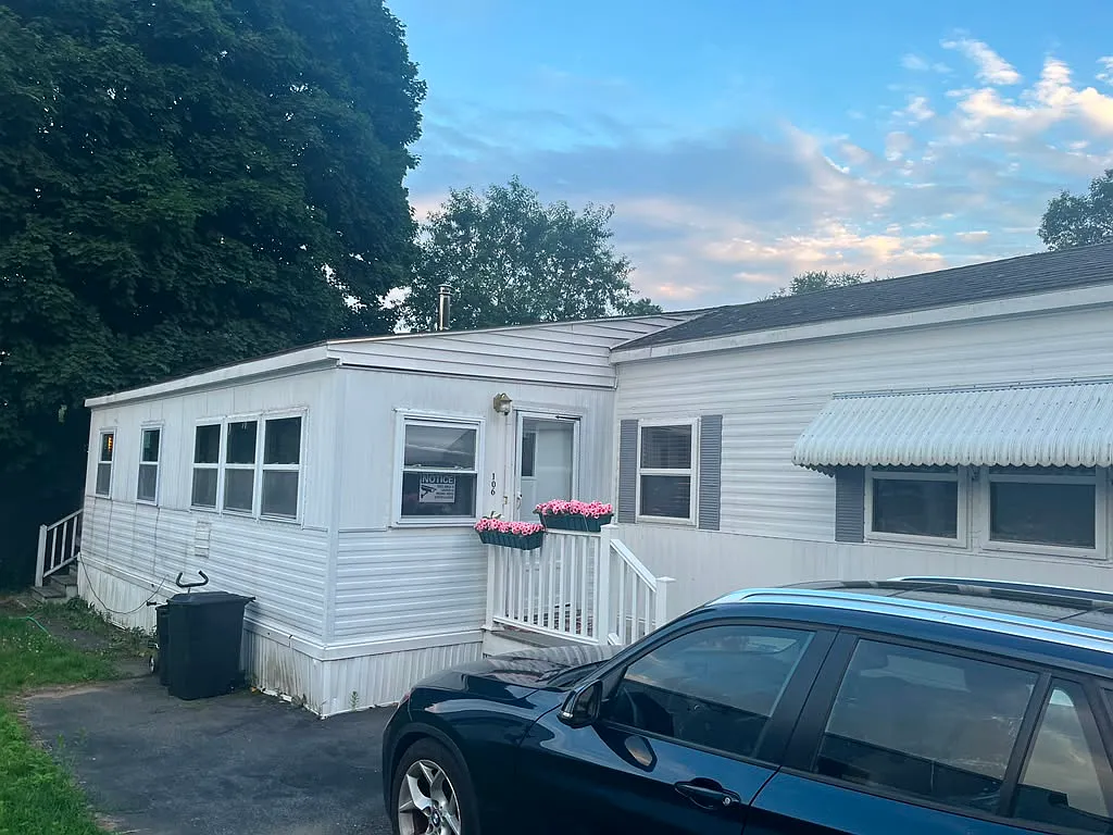 3 bed, 1065 sqft, $2,900 — Photo 4