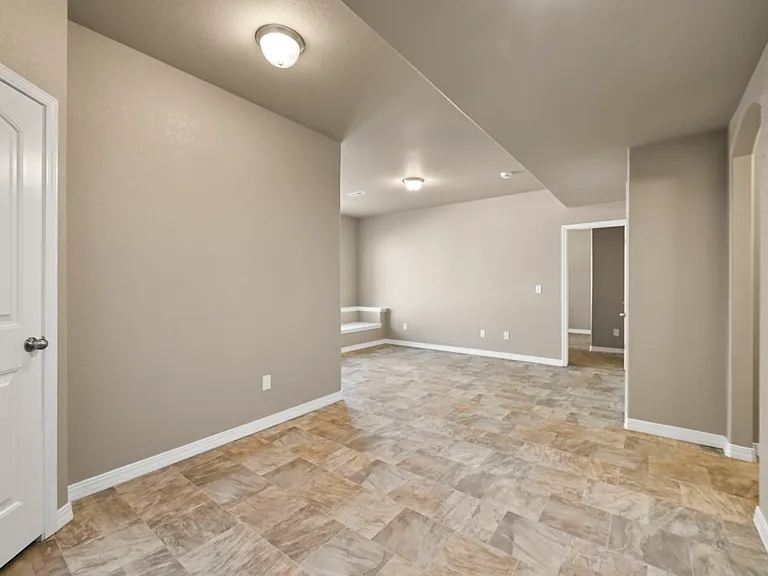 5651 Majestic Dr — Photo 23