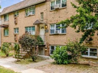 196 College Dr #4, Edison, NJ 08817
