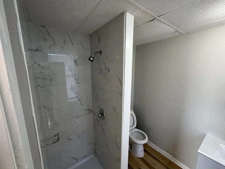 460 Main St #11 — Photo 5