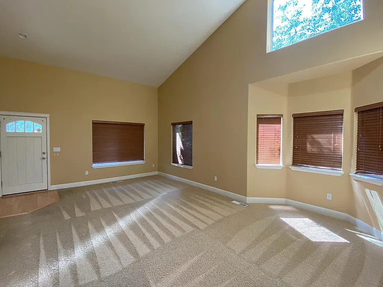 17910 NE 36th Way — Photo 6