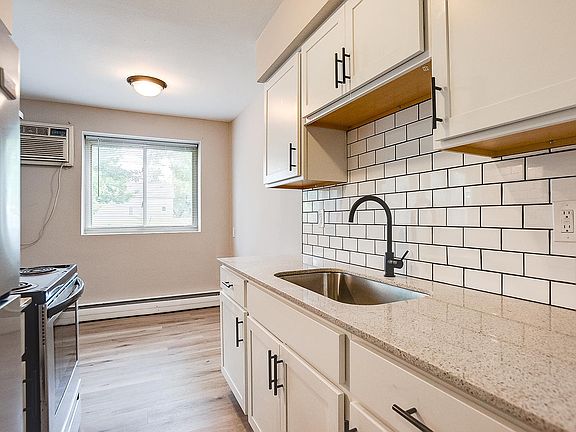 3rd image of 3001 N 3rd St