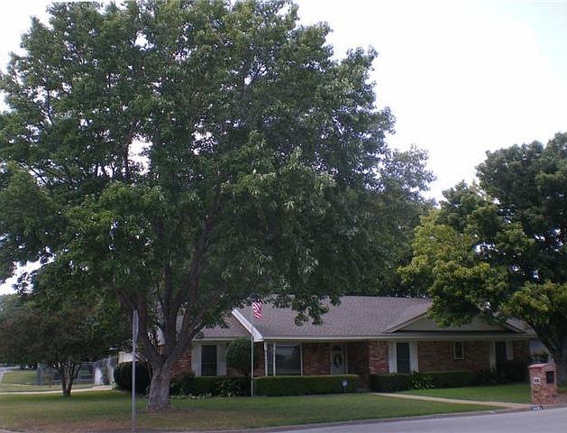 1st image of 3401 Wayland Dr