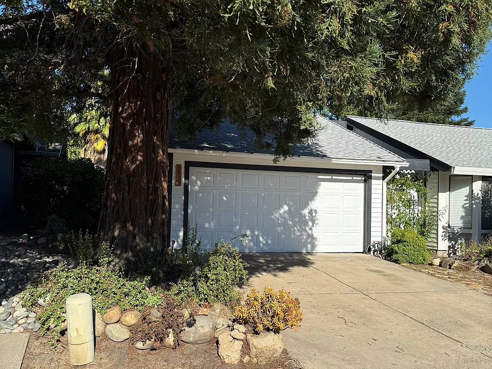 1152 Ravine View Dr