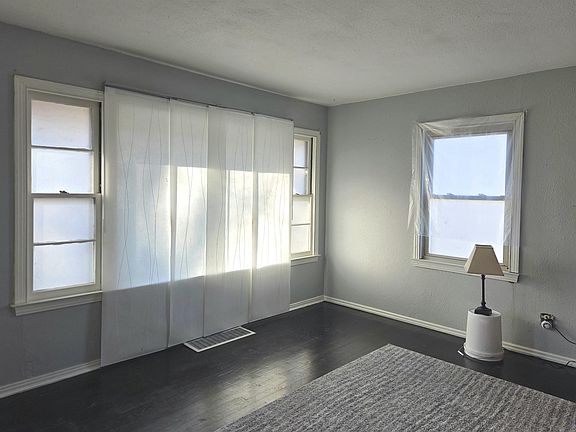 3rd image of 506 NE Wabash Ave
