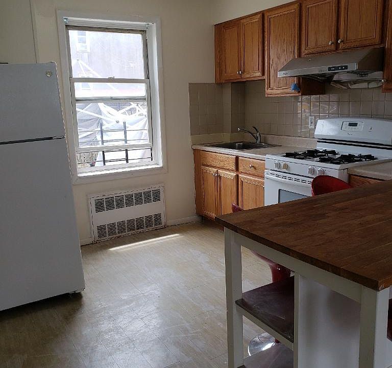 1st image of 1556 Bath Ave