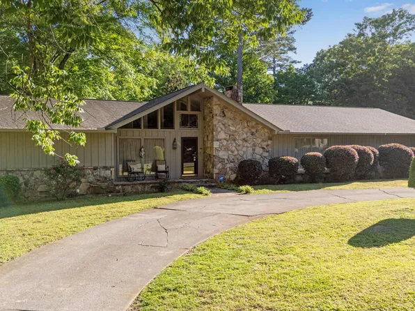 211 Blueberry Hill Rd NW, Cleveland, TN 37312