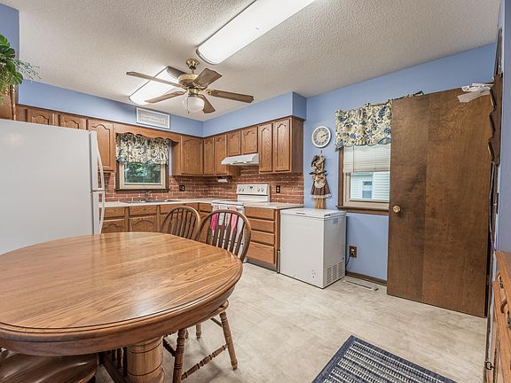 5th image of 3141 Avenue I