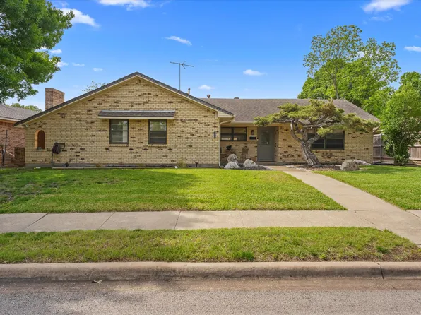 1426 Lexington Dr, Garland, TX 75041