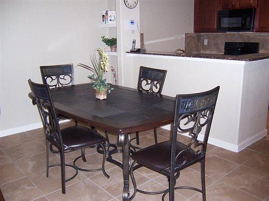 BP3C115CP-formal-dining-area