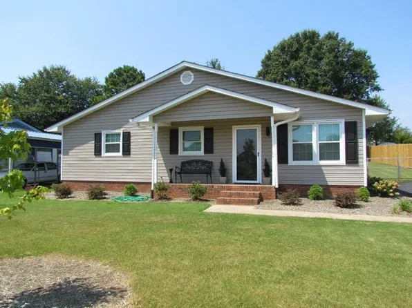 7 Ford Dr, Wellford, SC 29385