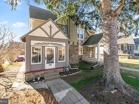 2nd image of 116 W Marshall Rd