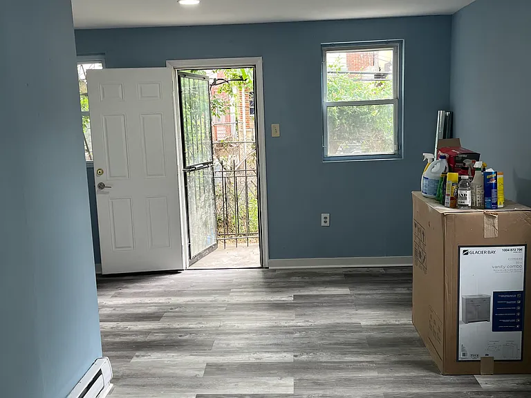 5033 Larchwood Ave — Photo 10