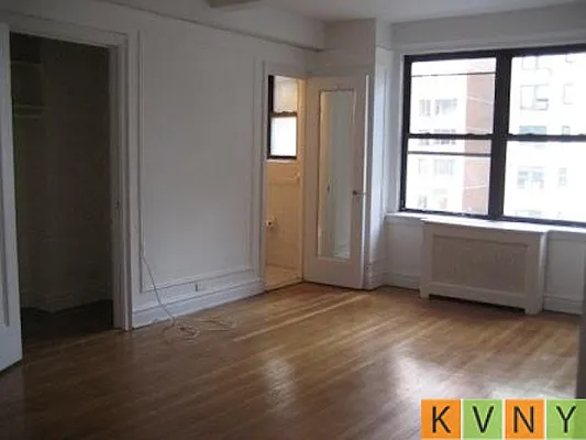 Rented by KVNY Soho | media 20