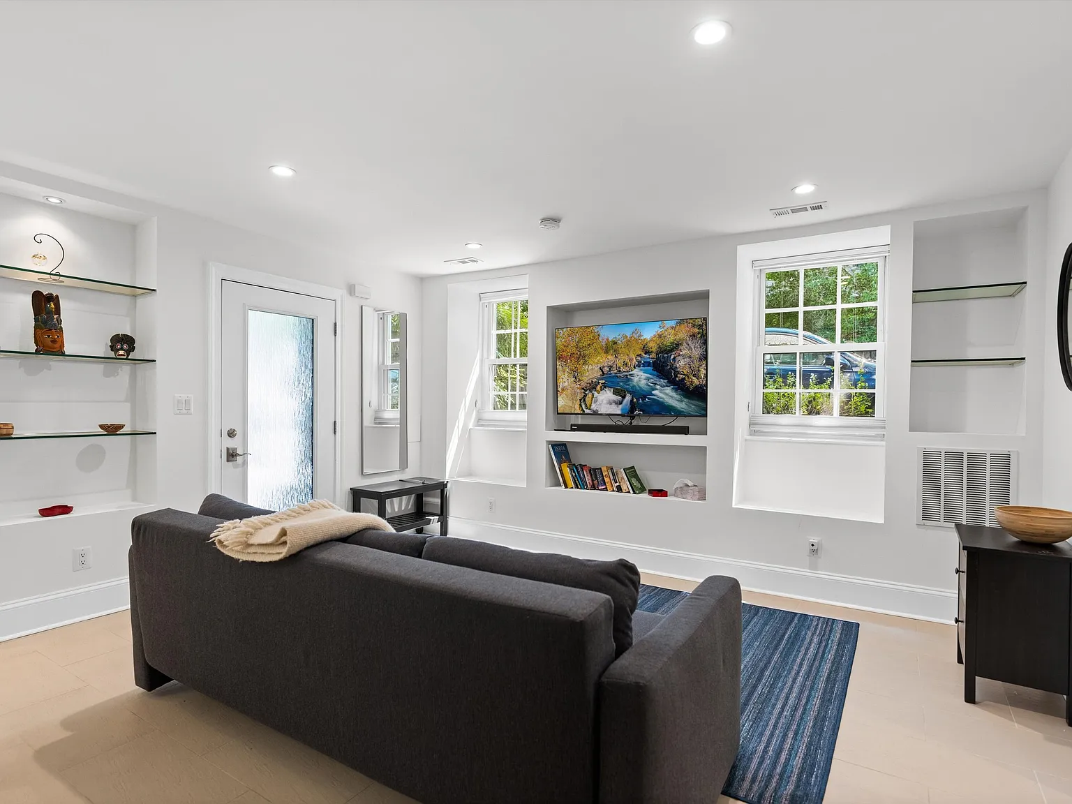 1 bed, 850 sqft, $3,540 — Photo 4