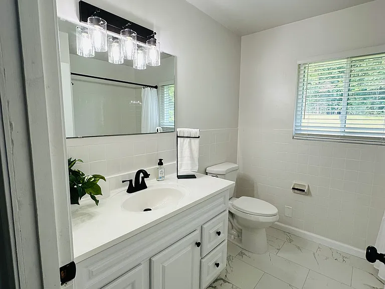 2041 Linwood Cir — Photo 13