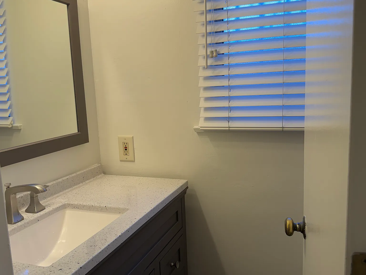 2 bed, 1.5 bath, 900 sqft, $2,950 — Photo 1