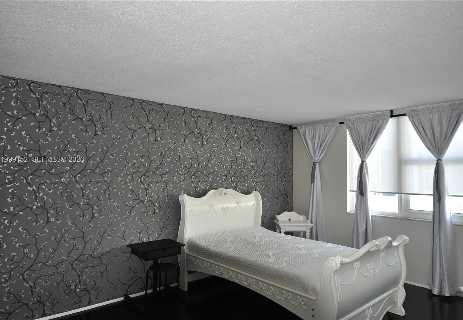 Parker Plaza Condo Estate — Photo 3