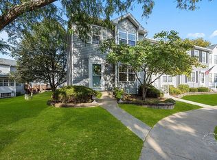 1349 Dunham Ct, Geneva, IL 60134