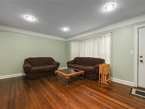 3rd image of 3982 W 220th St