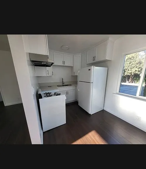 934 N Lake Ave #5 — Photo 9