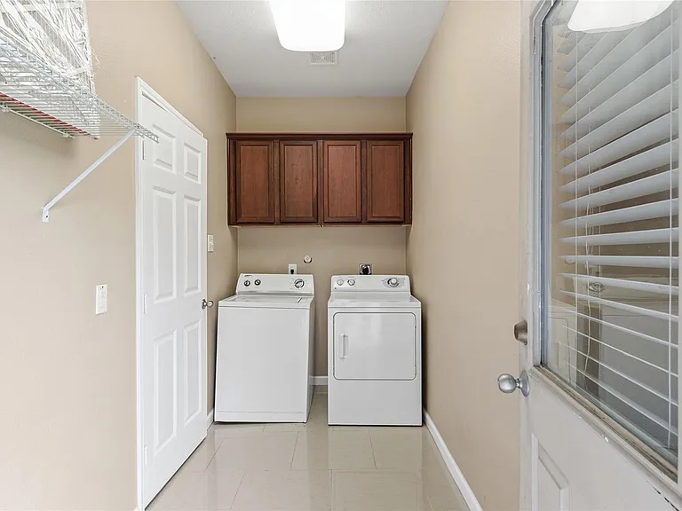 8234 Hall View Dr — Photo 24