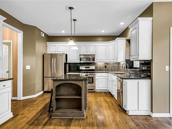 5th image of 4606 Aminda St