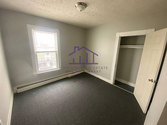 4th image of 110 Howe St #4