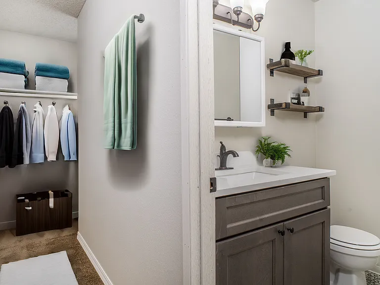 2 x 1.5, 835 Sq Ft 2 x 1.5, 835 Sq Ft