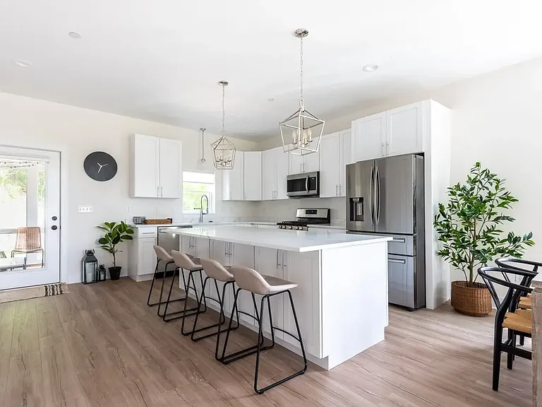 120 W Main St — Photo 2