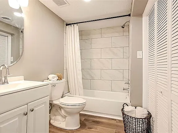5805 N Colrain Ave — Photo 7