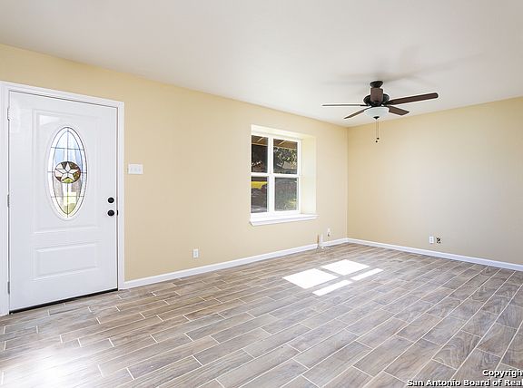 4th image of 5715 Ponderosa Dr