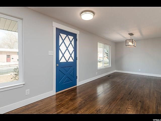 1st image of 1440 E Dawn Dr