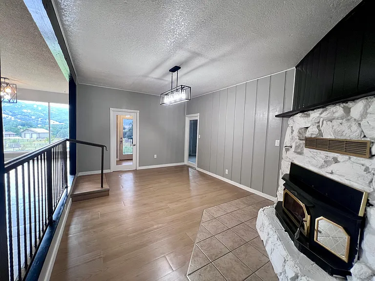 28562 Burrough Valley Rd — Photo 12