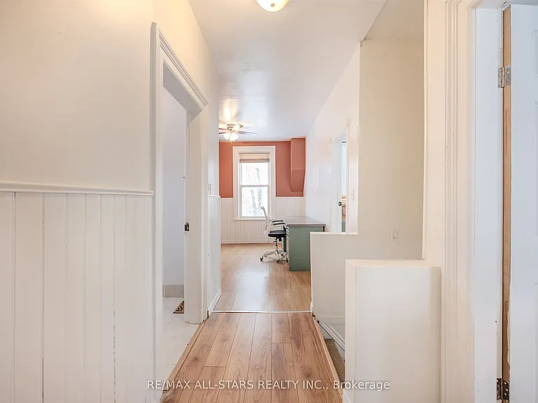 21 Albert St S — Photo 13