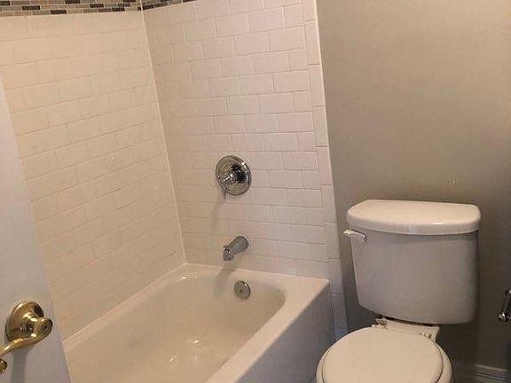 5th image of 707 Lepere Ave APT G
