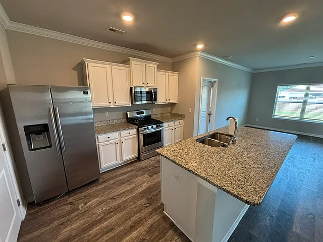 3 bed, 1672 sqft, $2,000 — Photo 2