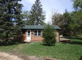 156 Peninsula Rd, Medicine Lake, MN 55441