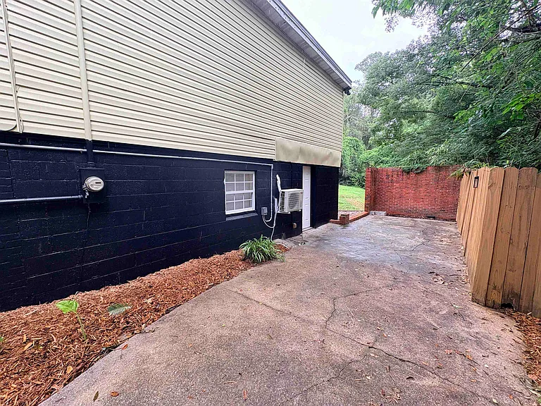 212 Barbourville Dr #STUDIO — Photo 1