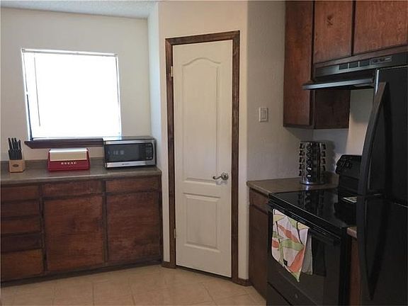 4th image of 121 Forest Lake Dr