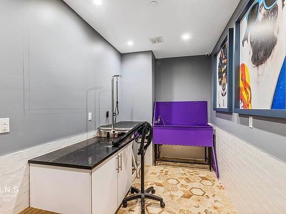5th image of 412 Evergreen Ave APT 3E