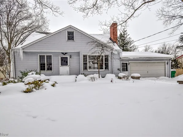 2772 Oak St, Willoughby Hills, OH 44094